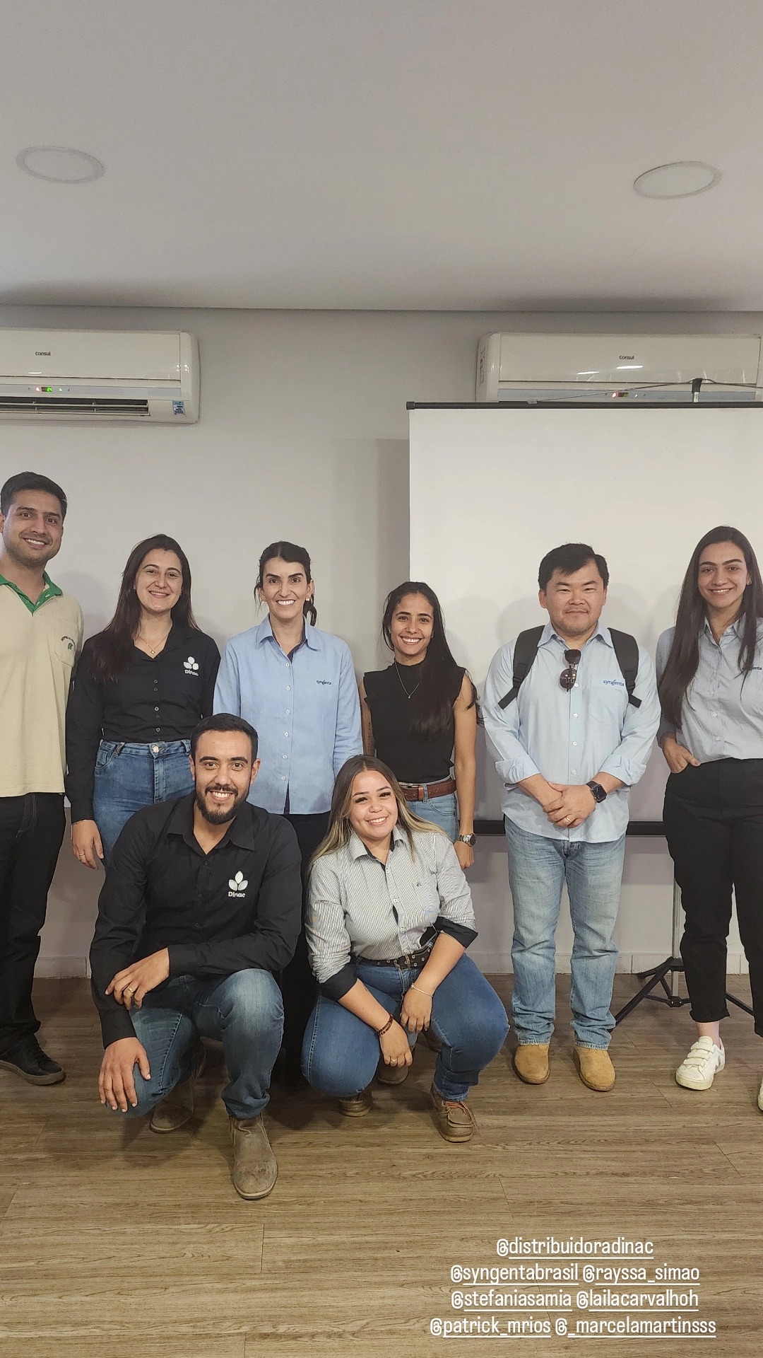 Equipe do Shopping do Produtor em treinamento técnico da Syngenta